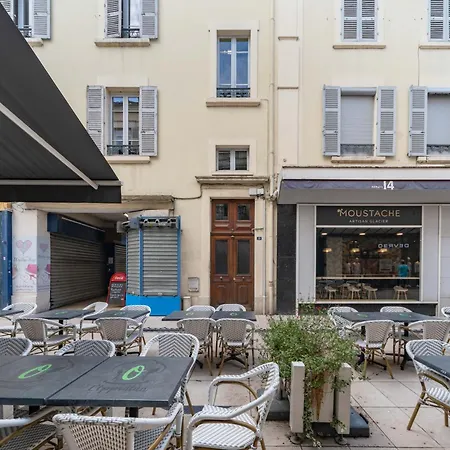 Appartement Le Ravy - Design, 2 Chambres, Centre Vichy