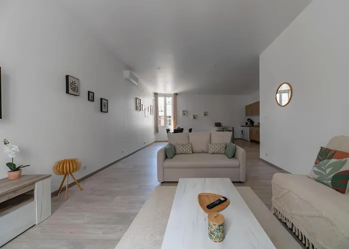 Apartman Le Ravy - Design, 2 Chambres, Centre *